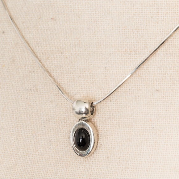 Vintage minimalist oval sterling silver pendant black onyx stone southwestern - Picture 4 of 15